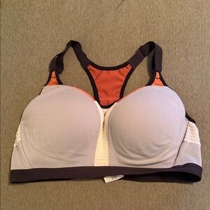 Victoria Secret VSX sports bra 38D